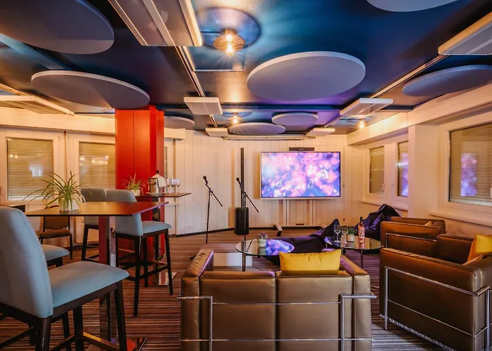 Hotel Mona